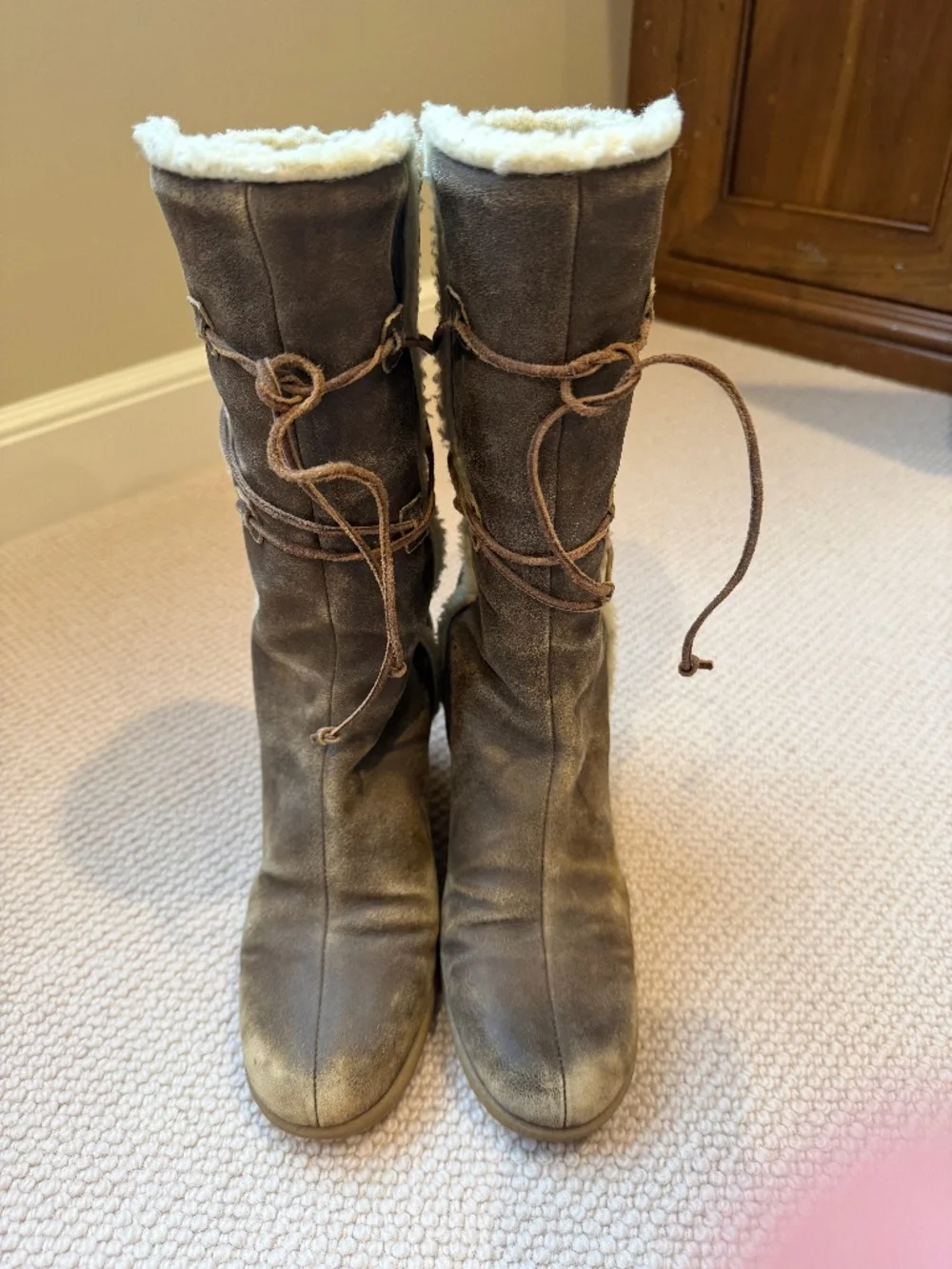 MICHAEL KORS Brown Distressed leather Sherpa Lined Wedge Boots Size 7.5